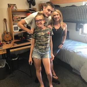 Meet your Posher, Sharon